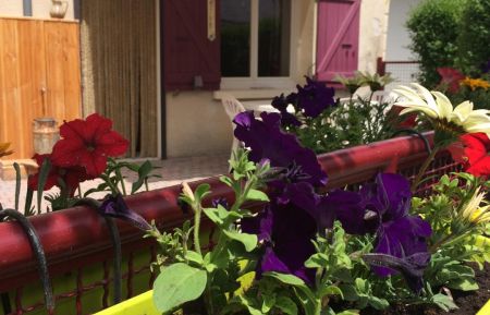 G&icirc;te n&deg;5937 Poligny - Hautes-Alpes - COUR INTERIEURE FERMEE
