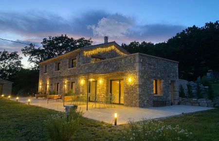 G&icirc;te n&deg;1386 Laragne-Mont&eacute;glin - Hautes-Alpes - photo