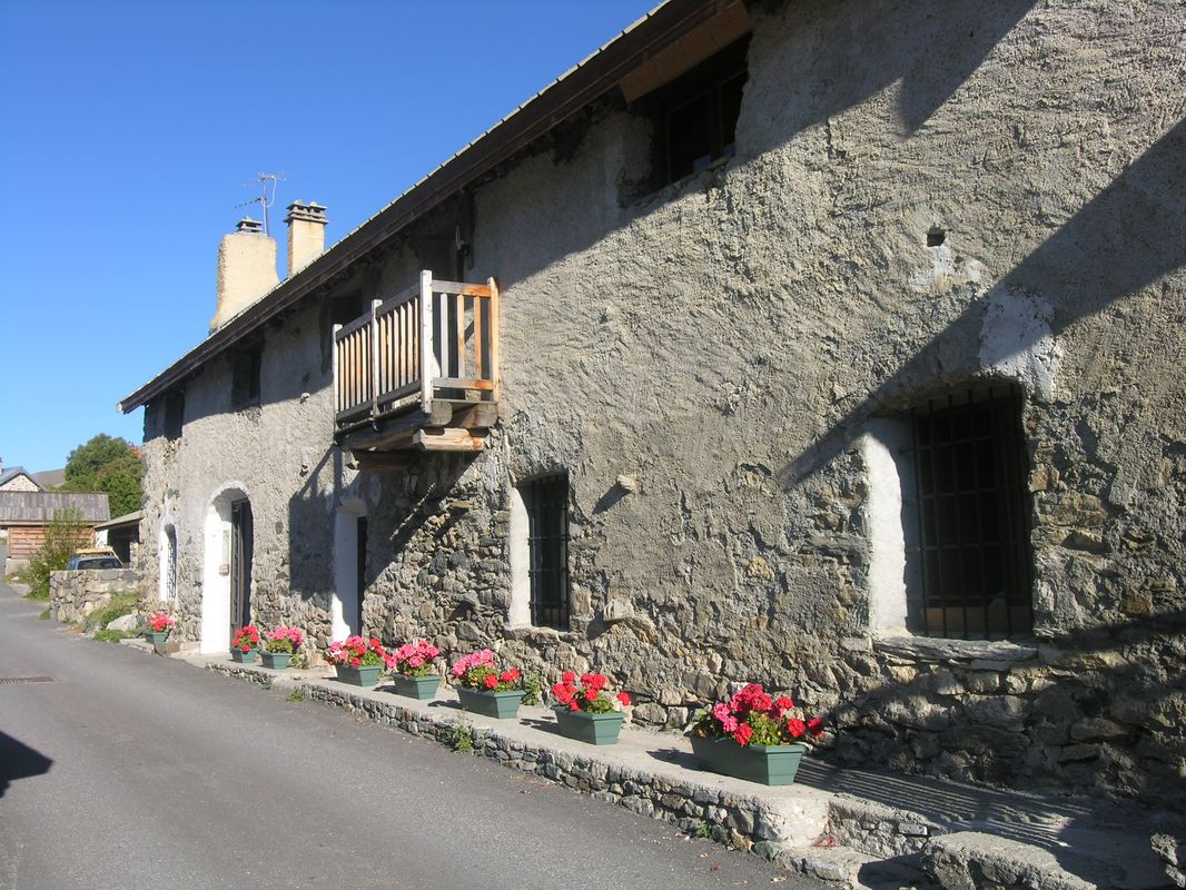 photo 0
