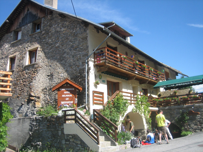 photo 0