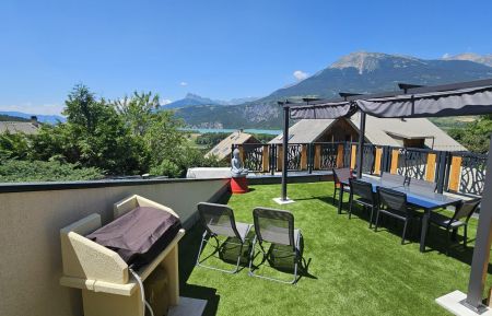 G&icirc;te n&deg;6187 Crots - Hautes-Alpes - Belle terrasse avec vue sur le lac