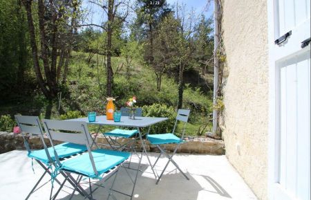 G&icirc;te n&deg;1586 L'&Eacute;pine - Hautes-Alpes - Terrasse ensoleill&eacute;e &agrave; votre disposition