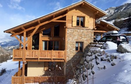 G&icirc;te n&deg;7817 Vars - Hautes-Alpes - Le chalet en hivder.